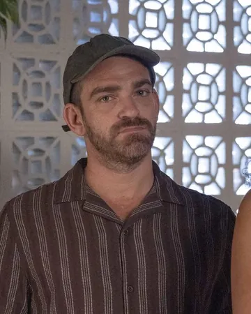 Caveira (Daniel Bouzas) em Por Você