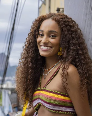 Dalila Cristina (Lívia Silva) em Por Você