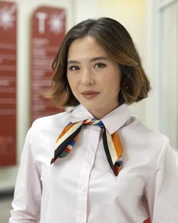 Giovana (Larissa Murai) em Por Você
