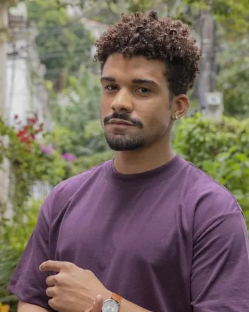 Vitor (Lucas Leto) em Por Você