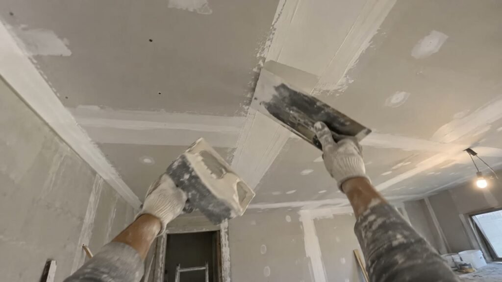 Renda extra para gesseiro: o drywall que você já instala vale até R$ 50 por hora a mais